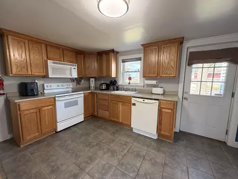 Kitchen - 402 Roosevelt Trl, Windham, ME 04062 photo 1 of 2