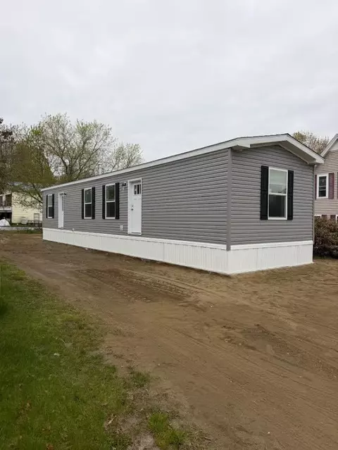 19 Bartlett St, Fairfield, ME 04937