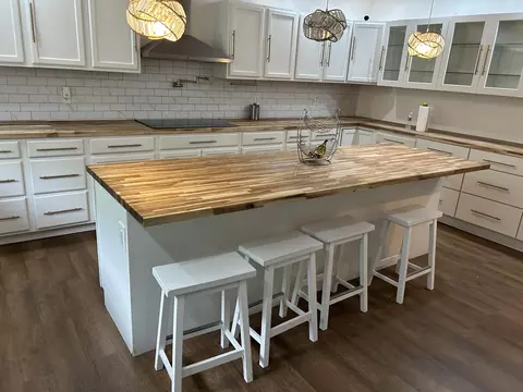 Kitchen - 10 Old Orchard Rd, Gorham, ME 04038 photo 2 of 17