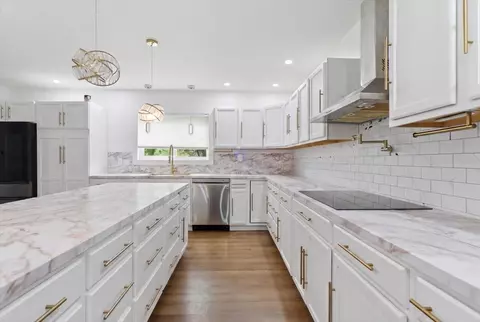 10 Old Orchard Rd, Gorham, ME 04038