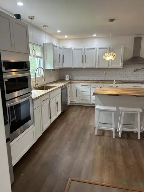 Kitchen - 10 Old Orchard Rd, Gorham, ME 04038 photo 3 of 17