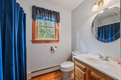 Bath - 159 Evergreen Cir, Rangeley, ME 04970 photo 1 of 2