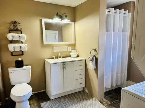 Bath - 28 Mount Vernon Rd, Augusta, ME 04330 photo 1 of 1