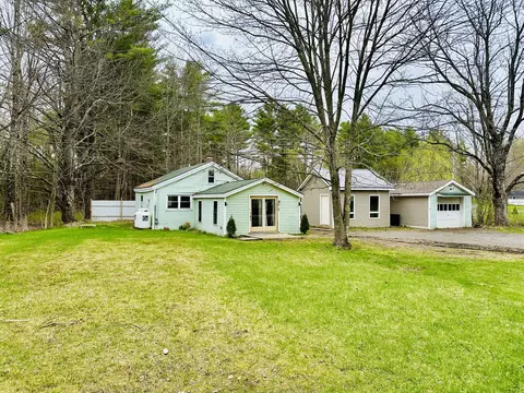 28 Mt Vernon Rd, Augusta, ME 04330