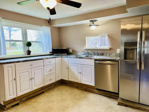 Kitchen - 28 Mount Vernon Rd, Augusta, ME 04330 photo 1 of 3