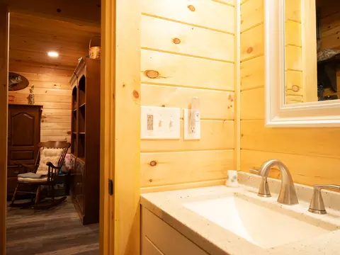 Bath - 320 Hinks Rd, Jefferson, ME 04348 photo 3 of 7