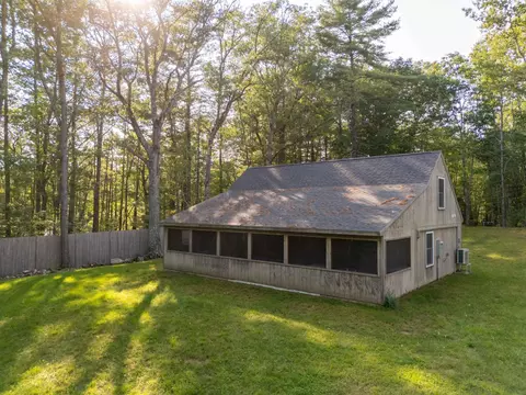 320 Hinks Rd, Jefferson, ME 04348