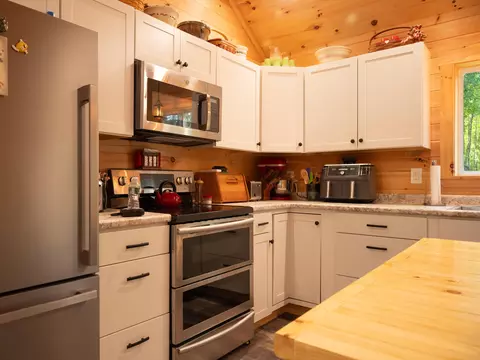 Kitchen - 320 Hinks Rd, Jefferson, ME 04348 photo 2 of 6