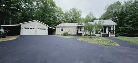 694 River Rd, Leeds, ME 04263