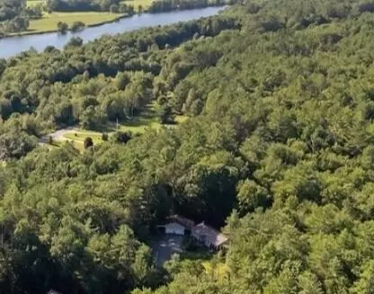 694 River Rd, Leeds, ME 04263