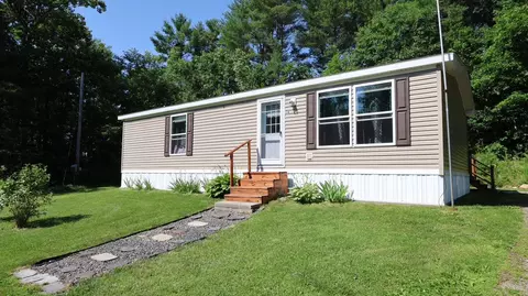 74 Turner Dr, Pittston, ME 04345