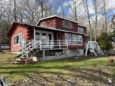 198 Black Point Rd, Saint Albans, ME 04971