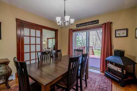 Dining - 948 N Main St, Brewer, ME 04412 photo 3 of 4