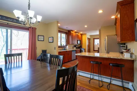 Dining - 948 N Main St, Brewer, ME 04412 photo 2 of 4