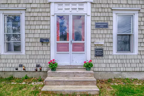 Entry Way - 6 Narragansett St, Gorham, ME 04038 photo 5 of 10