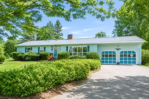 18 Martin Hts, Raymond, ME 04071