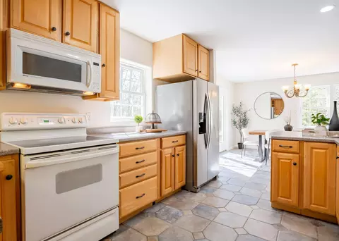 Kitchen - 6 Samuels Way, Gorham, ME 04038 photo 3 of 3
