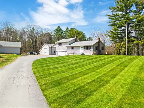 816 Riverside Dr, Augusta, ME 04330
