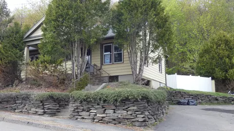 53 River St, Augusta, ME 04330