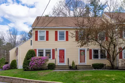 12 Powder Mill Dr #12, Kennebunk, ME 04043