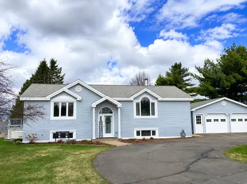 50 Fleetwood St, Presque Isle, ME 04769