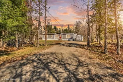 1047 Sunset Ave, Glenburn, ME 04401