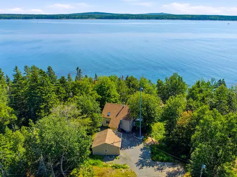 515 Paul Bunyan Rd, Gouldsboro, ME 04607