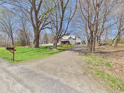 990 Pond Rd, Sidney, ME 04330