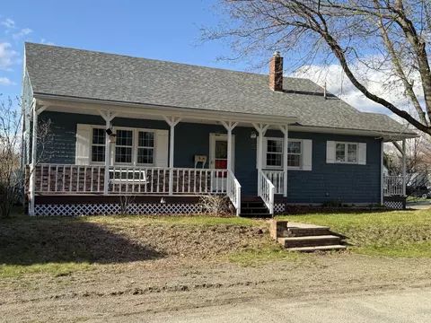 Exterior - 5 Middle, Millinocket, ME 04462 photo 4 of 6