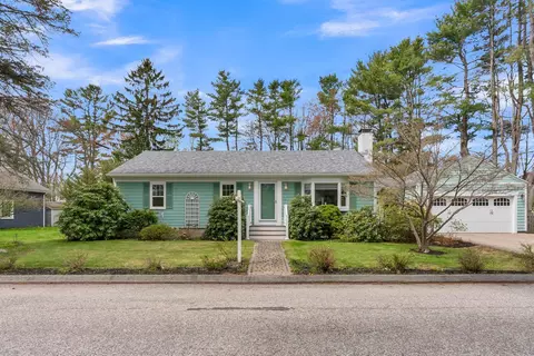 3 Whitney Rd, Falmouth, ME 04105