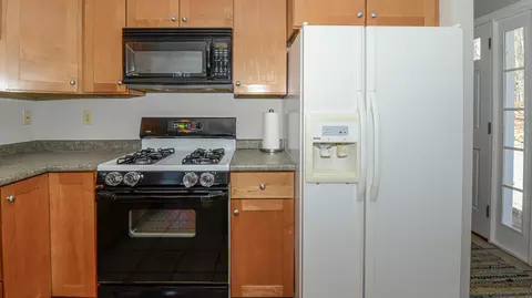 Kitchen - 36 Lakeview Ln, Harrison, ME 04040 photo 7 of 8