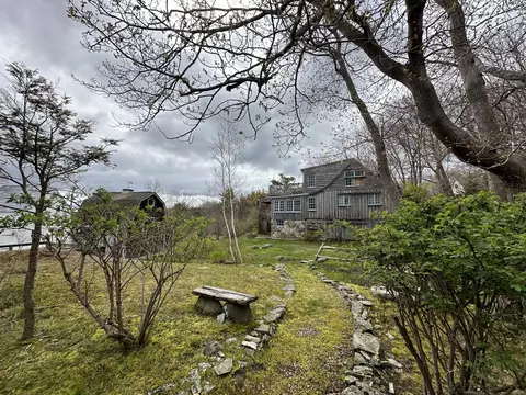 41 Circuit Rd, York, ME 03902