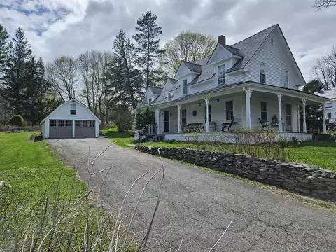 11 Spencer St, Orono, ME 04473