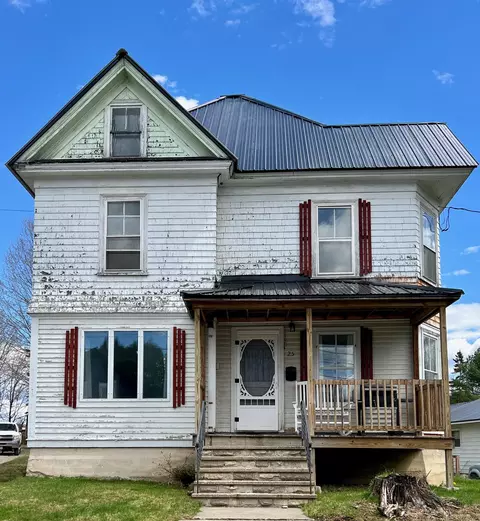 25 Elm St, Houlton, ME 04730