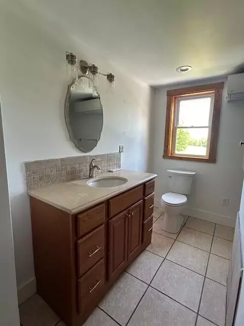 Bath - 436 Valley Rd, Jackson, ME 04921 photo 2 of 6