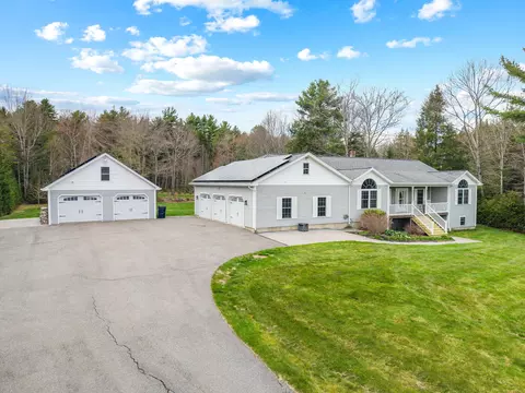 61 Kingsbury Rd, Holden, ME 04429