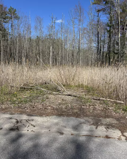 15 Woodhaven Dr, Kennebunk, ME 04043