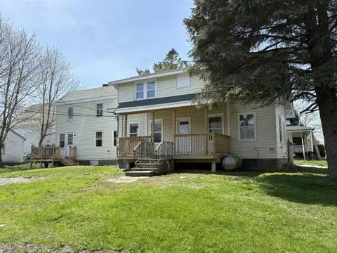 80 Pleasant St, Rockland, ME 04841