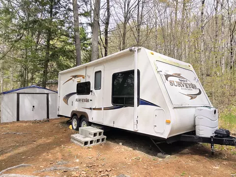 40 Knob Hill Rd, Naples, ME 04055