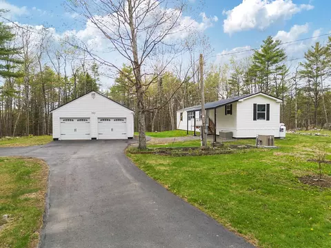 797 E Pittston Rd, Pittston, ME 04345