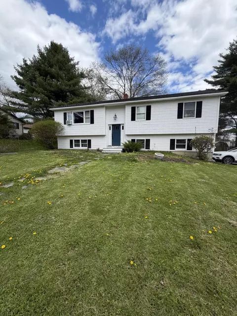 25 Clearview Ave, Waterville, ME 04901