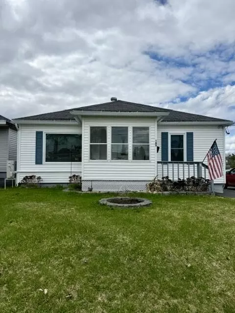 165 12th Ave, Madawaska, ME 04756