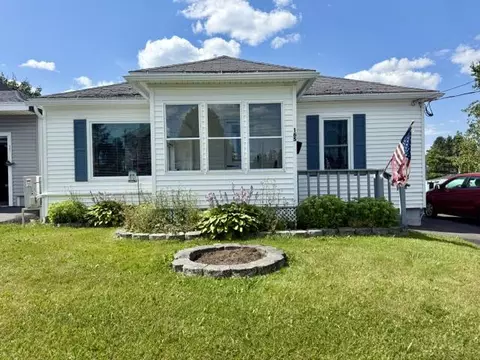 165 12th Ave, Madawaska, ME 04756