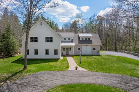 124 Flying Point Rd, Freeport, ME 04032