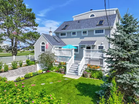 163 Island Beach Rd, Wells, ME 04090