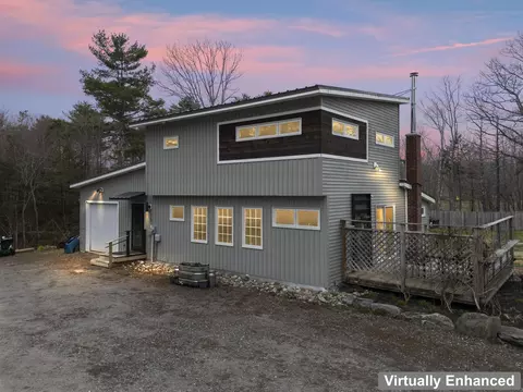 15 Dolloff Dr, Brunswick, ME 04011
