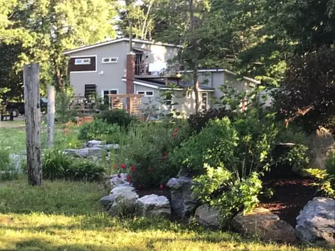 15 Dolloff Dr, Brunswick, ME 04011
