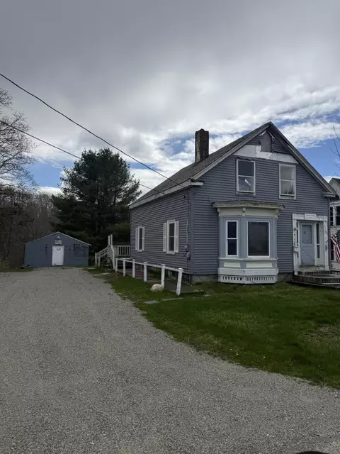 7 School St, Machias, ME 04654
