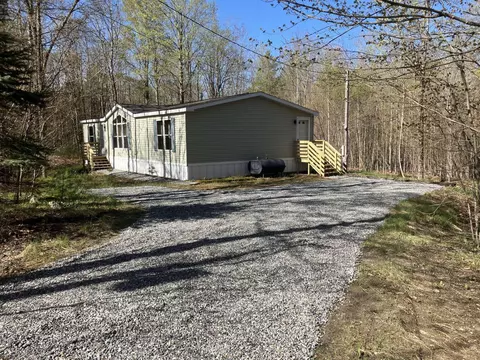 25 Hundred Acre Wood Rd, Gardiner, ME 04345