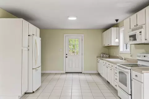 Kitchen - 21 Sandy Brook Rd, West Bath, ME 04530 photo 4 of 4
